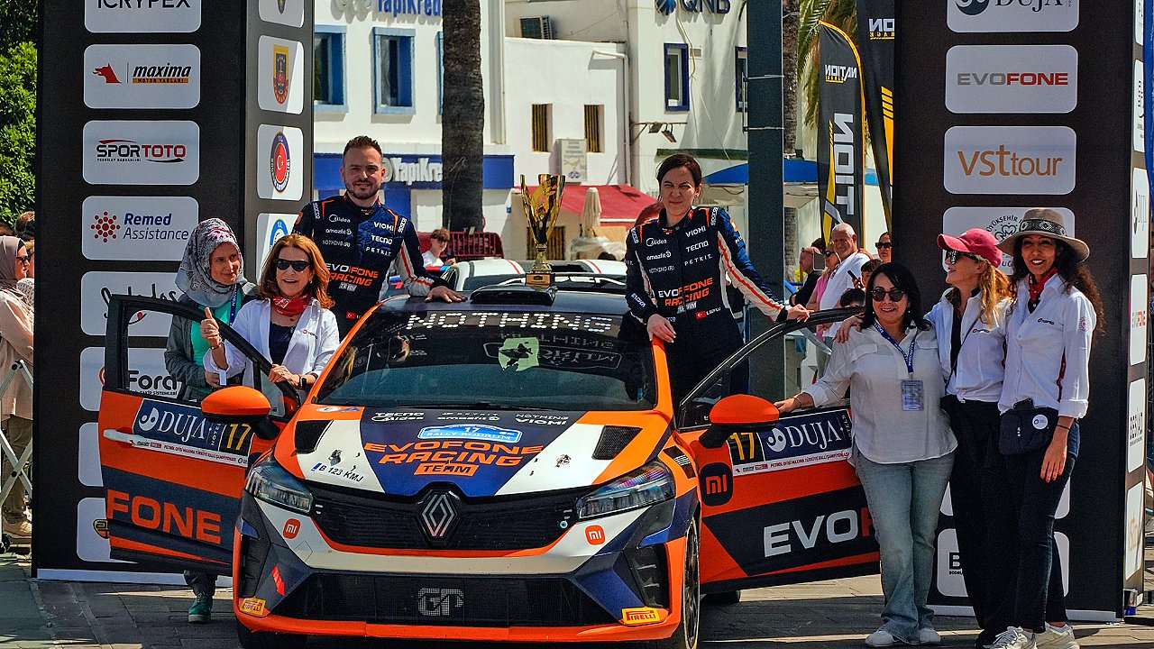 Bodrum Yaza Ralliyle Merhaba Dedi.